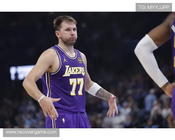 湖人负雷霆球员评分两优四低迷